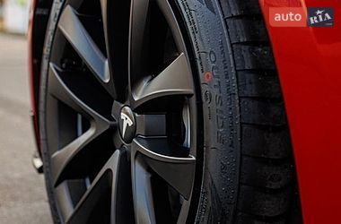 Седан Tesla Model 3 2021 в Заліщиках