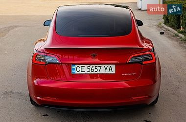 Седан Tesla Model 3 2021 в Заліщиках