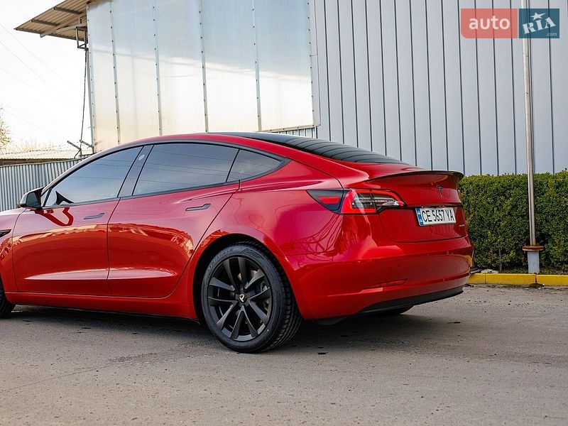 Седан Tesla Model 3 2021 в Заліщиках