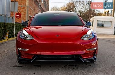 Седан Tesla Model 3 2021 в Заліщиках