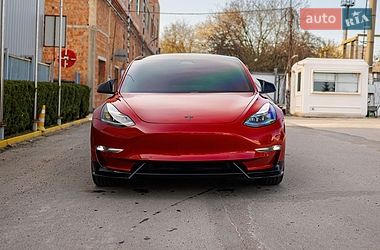 Седан Tesla Model 3 2021 в Заліщиках