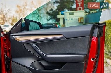 Седан Tesla Model 3 2021 в Заліщиках