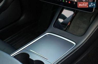Седан Tesla Model 3 2021 в Заліщиках