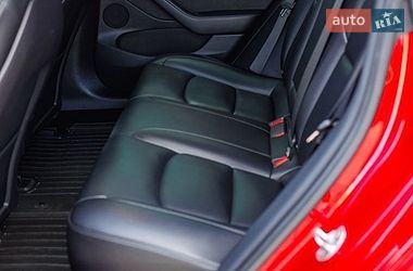 Седан Tesla Model 3 2021 в Заліщиках