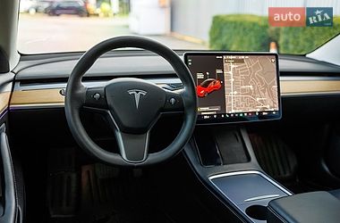 Седан Tesla Model 3 2021 в Заліщиках