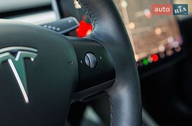 Седан Tesla Model 3 2021 в Заліщиках