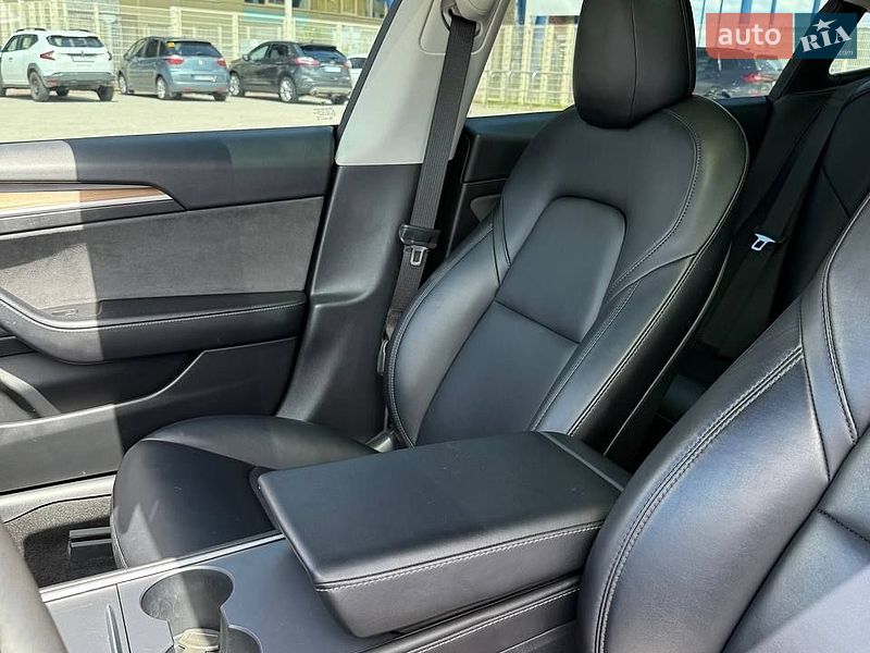 Седан Tesla Model 3 2021 в Харькове