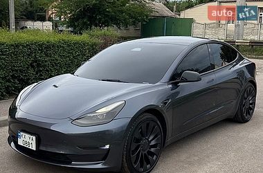 Седан Tesla Model 3 2023 в Харькове