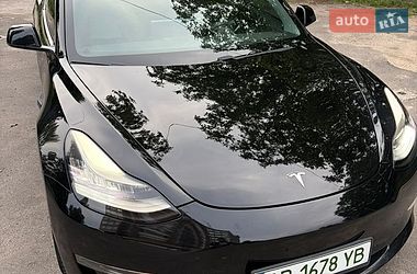 Седан Tesla Model 3 2019 в Виннице