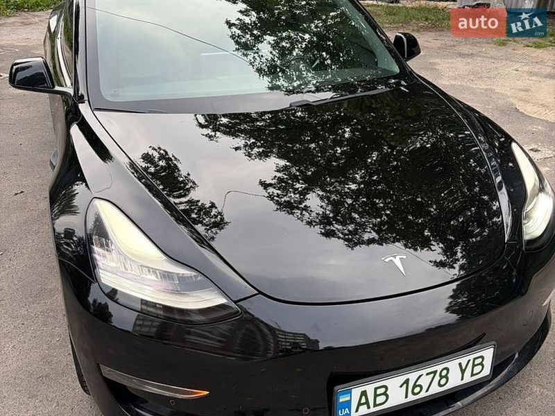 Седан Tesla Model 3 2019 в Виннице