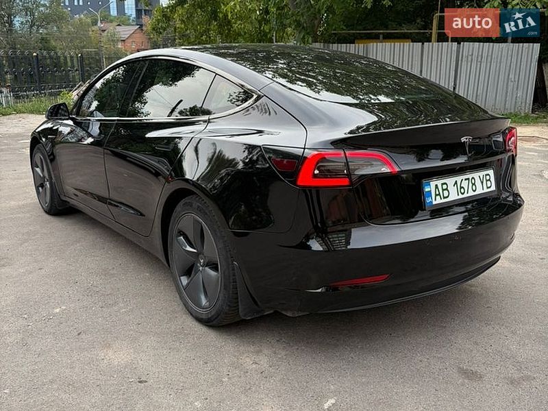 Седан Tesla Model 3 2019 в Виннице