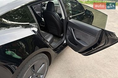 Седан Tesla Model 3 2019 в Виннице