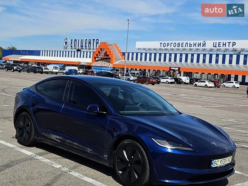 Седан Tesla Model 3 2024 в Львові