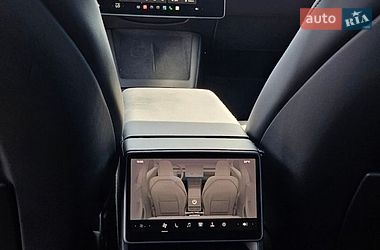 Седан Tesla Model 3 2024 в Львові