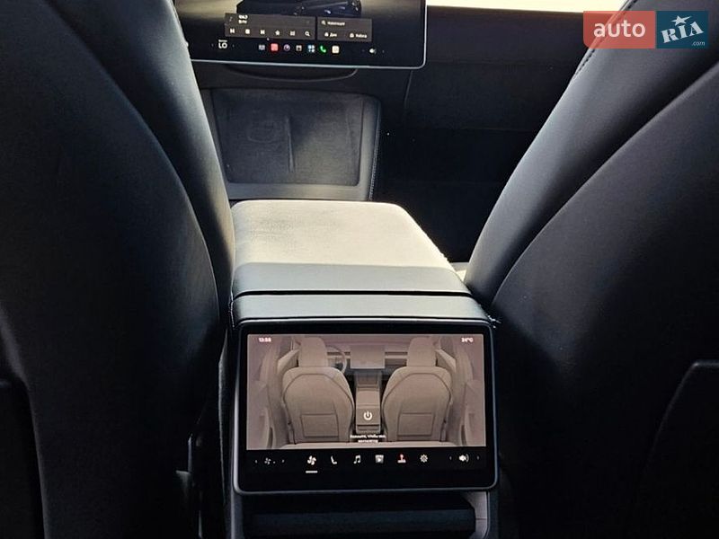 Седан Tesla Model 3 2024 в Львові