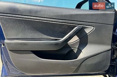 Седан Tesla Model 3 2019 в Львове