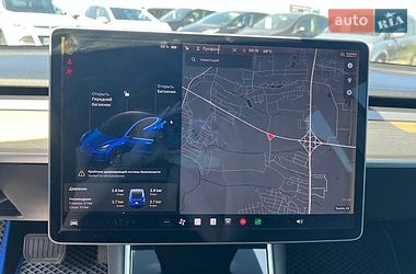 Седан Tesla Model 3 2019 в Львове