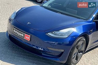 Седан Tesla Model 3 2019 в Львове