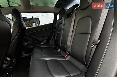 Седан Tesla Model 3 2019 в Білогородці