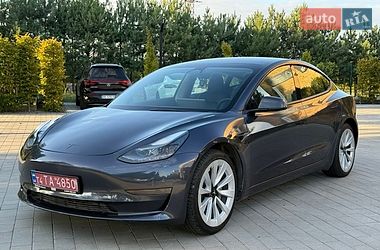 Седан Tesla Model 3 2022 в Луцьку