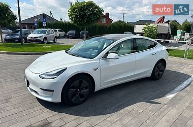 Седан Tesla Model 3 2019 в Луцке