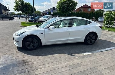 Седан Tesla Model 3 2019 в Луцке