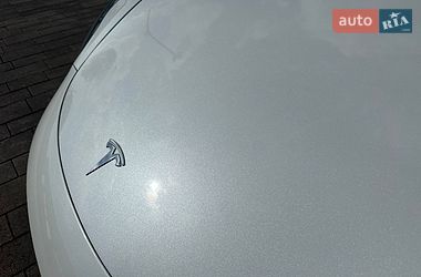 Седан Tesla Model 3 2019 в Луцке