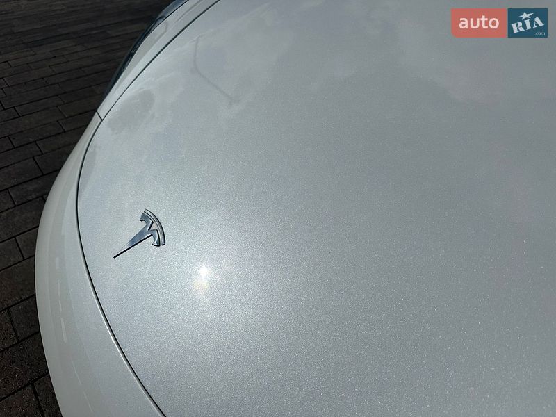 Седан Tesla Model 3 2019 в Луцке