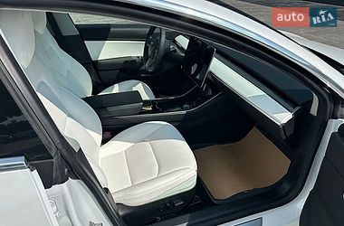 Седан Tesla Model 3 2019 в Луцке