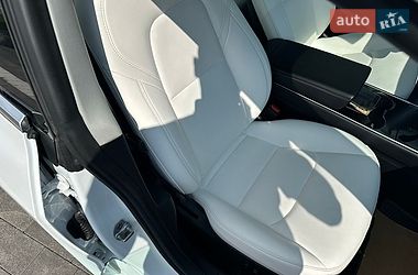 Седан Tesla Model 3 2019 в Луцке