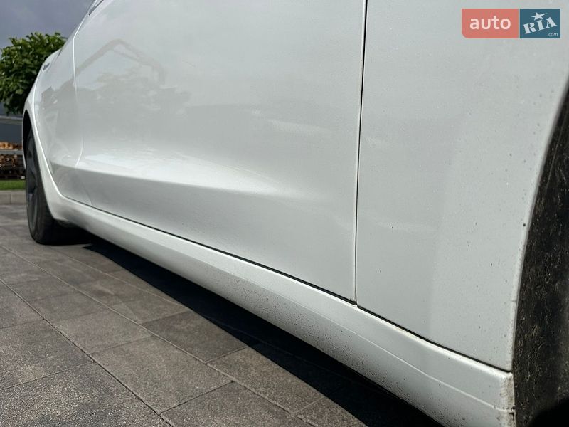 Седан Tesla Model 3 2019 в Луцке