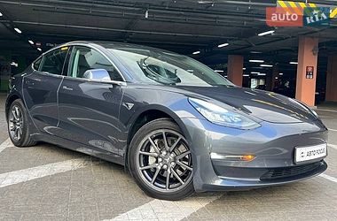 Седан Tesla Model 3 2019 в Києві