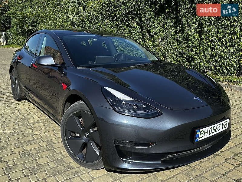 Седан Tesla Model 3 2022 в Виннице