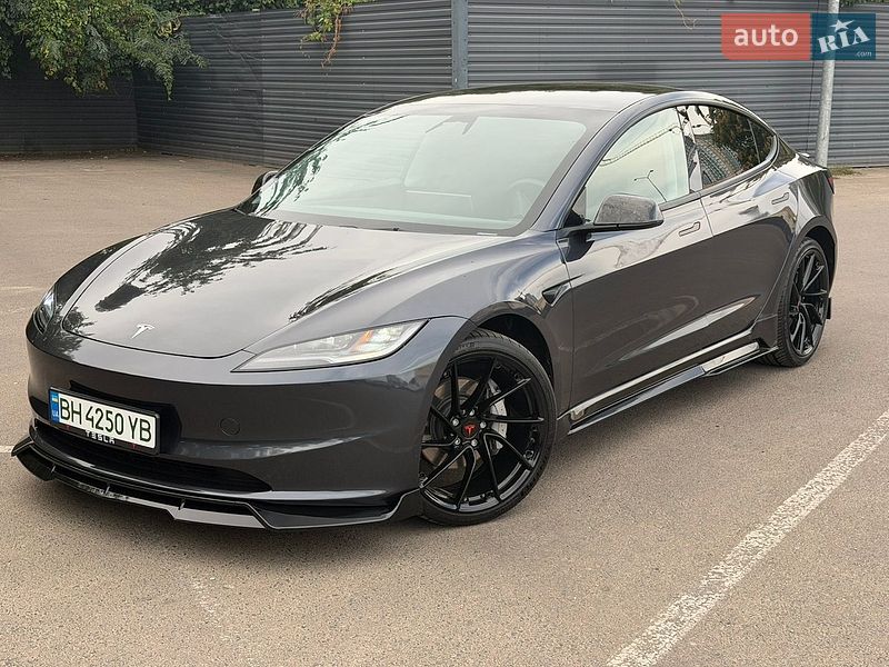 Седан Tesla Model 3 2024 в Одесі