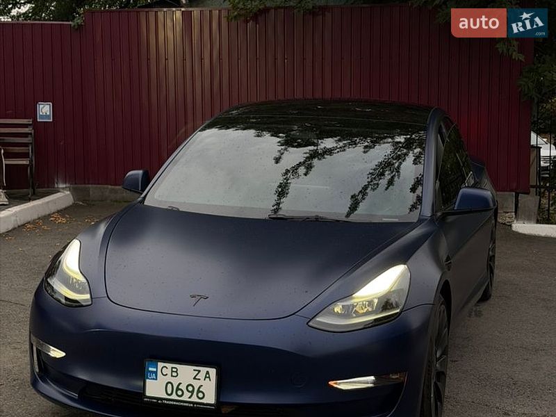 Седан Tesla Model 3 2022 в Киеве