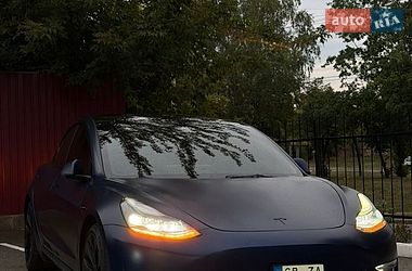 Седан Tesla Model 3 2022 в Киеве