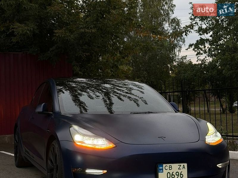 Седан Tesla Model 3 2022 в Киеве