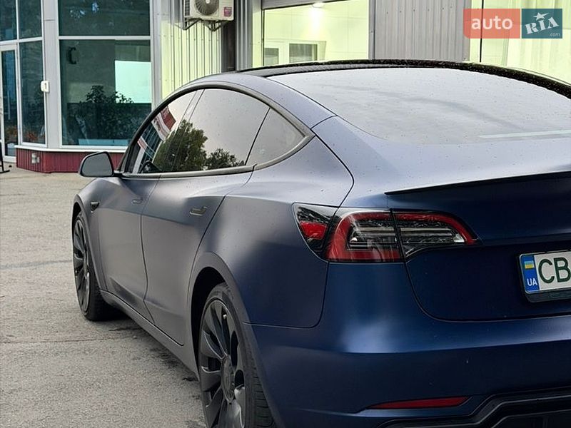 Седан Tesla Model 3 2022 в Киеве