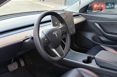 Седан Tesla Model 3 2020 в Кривому Розі