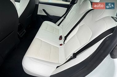 Седан Tesla Model 3 2023 в Києві