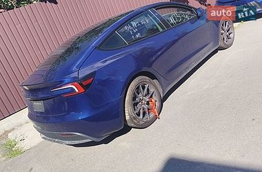 Седан Tesla Model 3 2025 в Києві