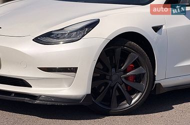 Седан Tesla Model 3 2019 в Кривому Розі