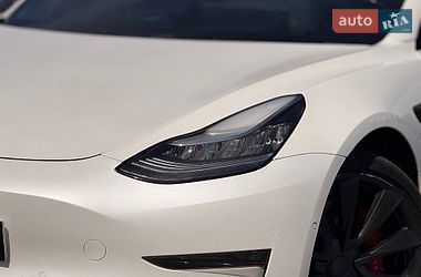 Седан Tesla Model 3 2019 в Кривому Розі