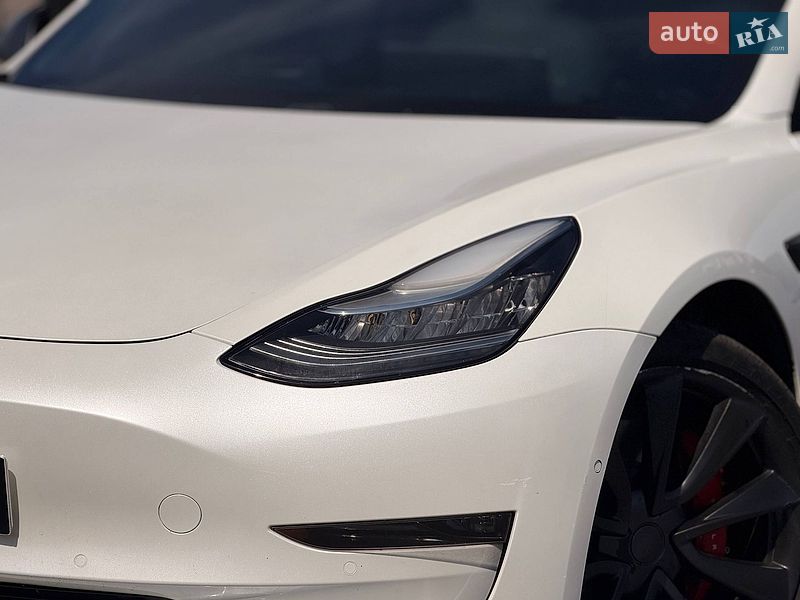 Седан Tesla Model 3 2019 в Кривому Розі