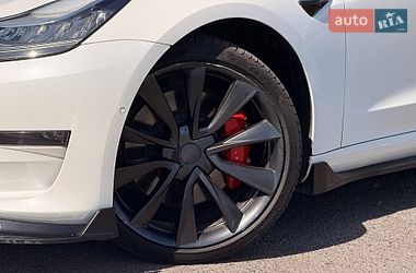 Седан Tesla Model 3 2019 в Кривому Розі