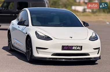Седан Tesla Model 3 2019 в Кривому Розі
