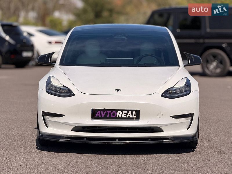 Седан Tesla Model 3 2019 в Кривому Розі
