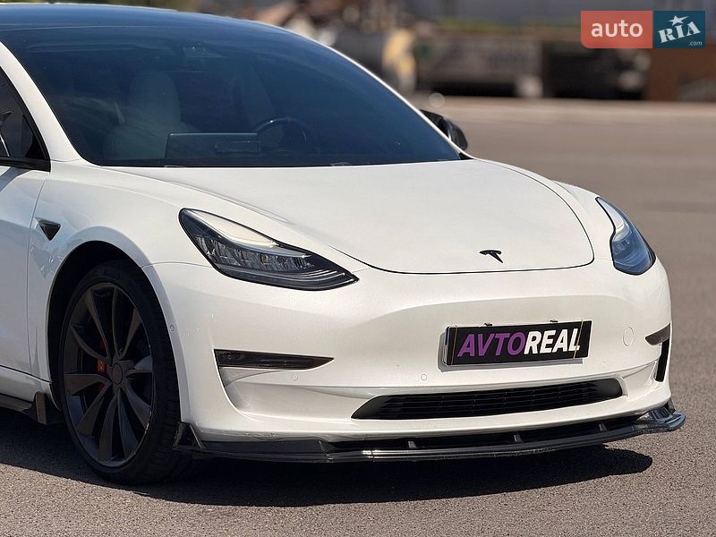 Седан Tesla Model 3 2019 в Кривому Розі