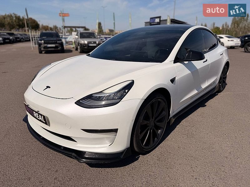 Седан Tesla Model 3 2019 в Кривому Розі