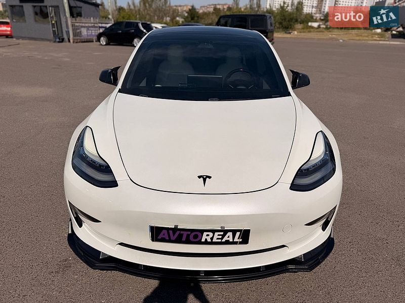 Седан Tesla Model 3 2019 в Кривому Розі